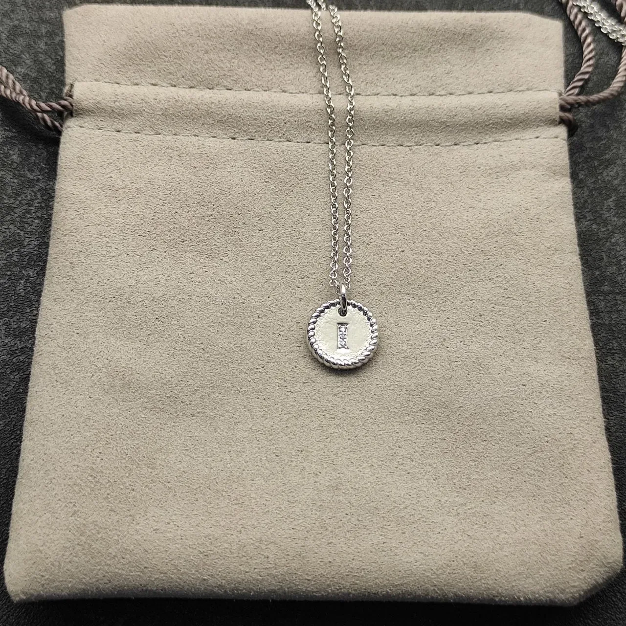 Silver-Tone Rope-Edge Initial 'I' Disc Pendant Necklace 2