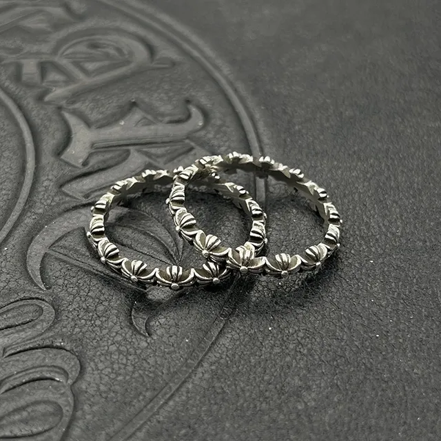 Silver-Toned Textured Starburst Motif Ring 3