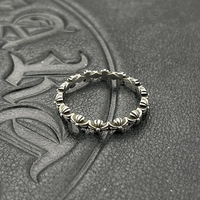 Silver-Toned Textured Starburst Motif Ring 4