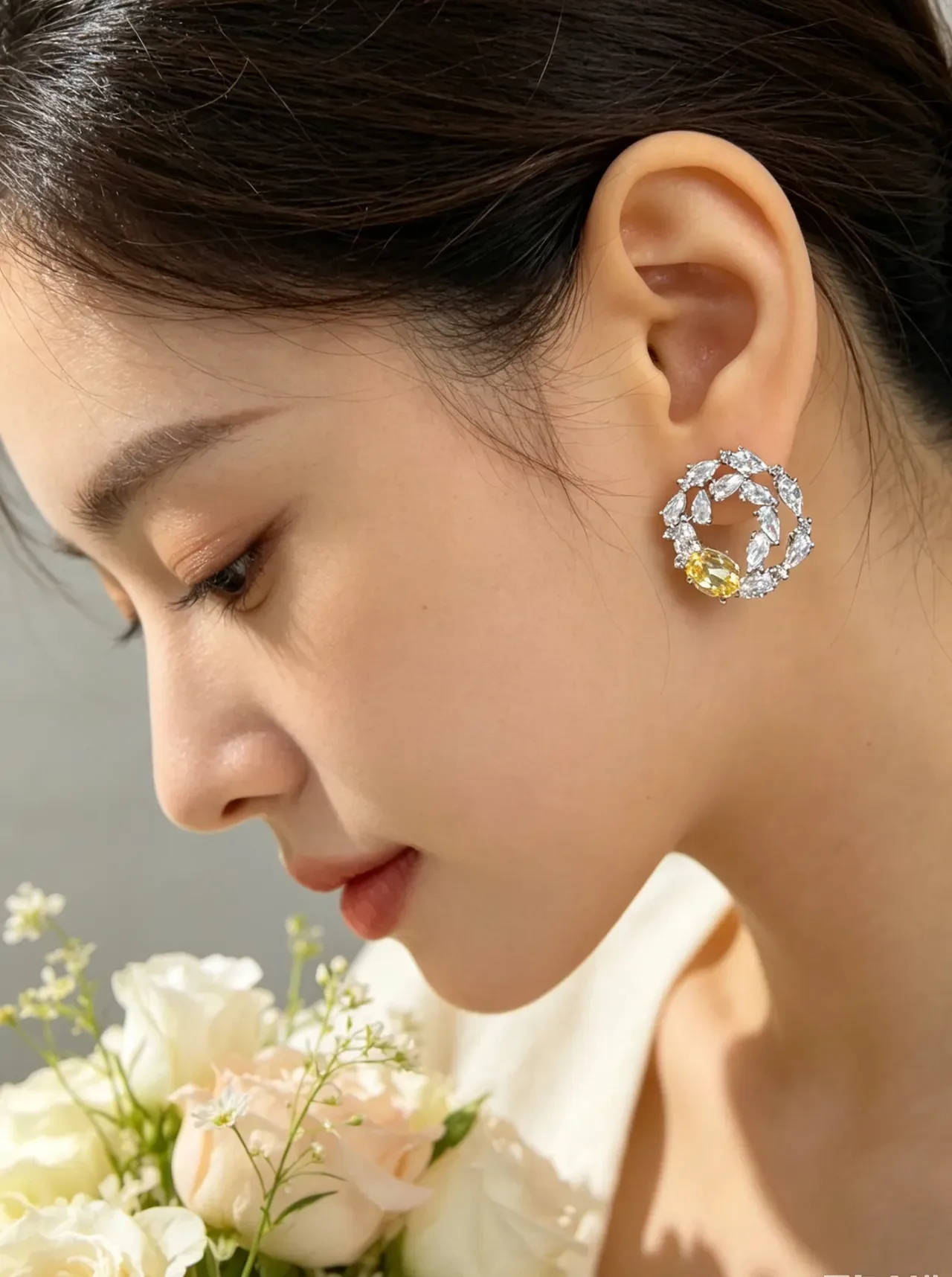 Silver Yellow Circular Wreath Design Marquise-Cut Clear Stones Earrings 3