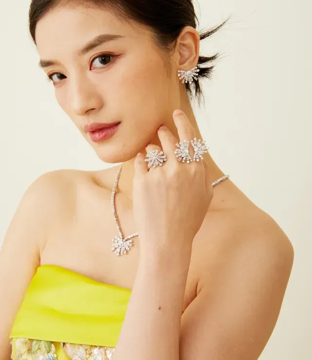 Snowflake-Inspired Multi-Cut Crystal Starburst Earrings 8