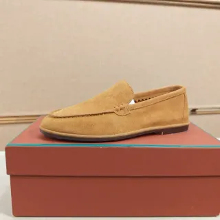 Loafers Moc-Toe Slip-On de Camurça Tan