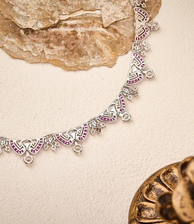 Collier choker de gemmes turquoise et rose au motif géométrique pavé 2