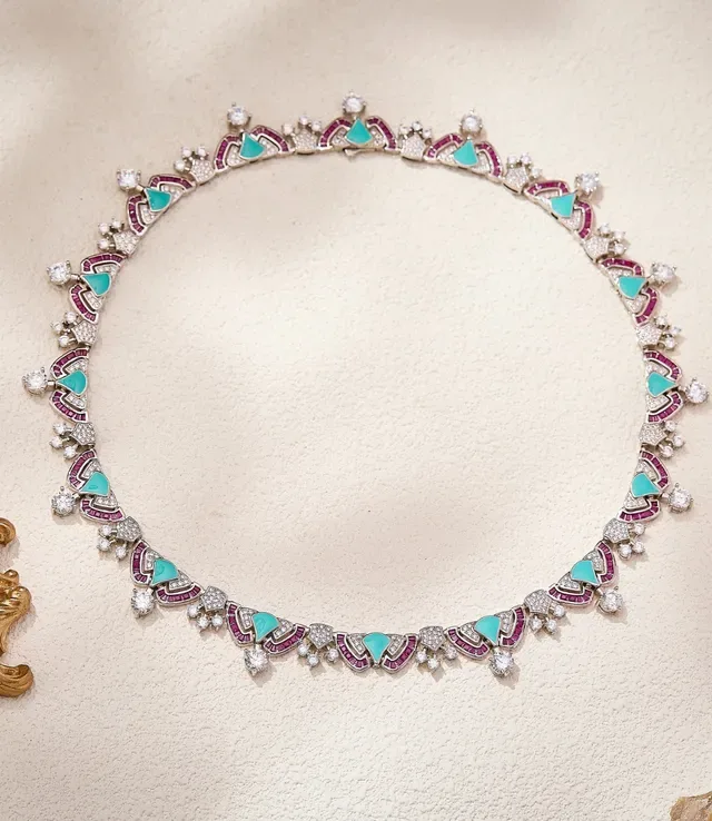 Collier choker de gemmes turquoise et rose au motif géométrique pavé 6