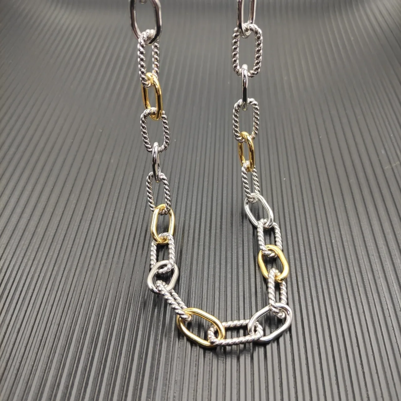 Two-Tone Twisted Rope Link Necklace 5