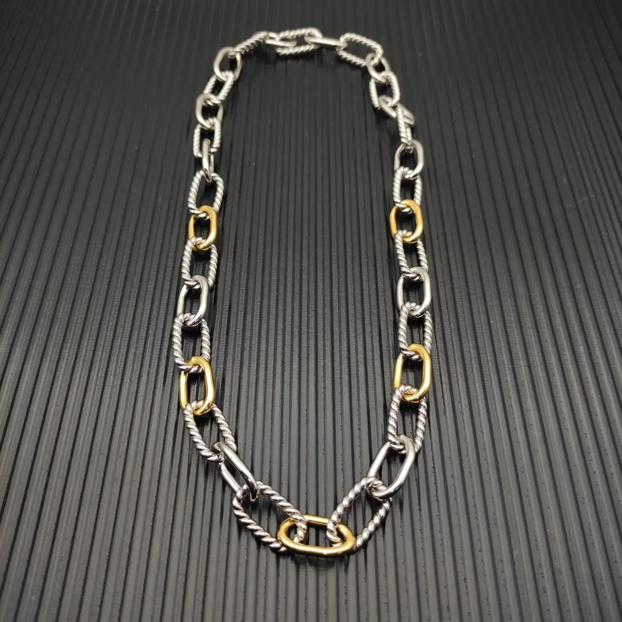 Two-Tone Twisted Rope Link Necklace 6