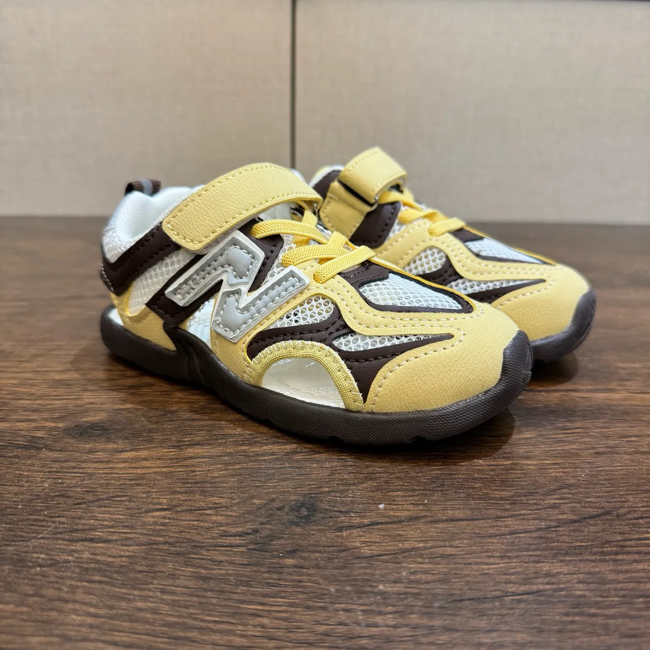 Yellow Brown Mesh Upper Adjustable Velcro Strap Casual Sandals 20