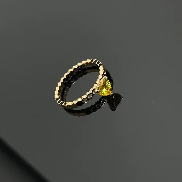 Zigzag Band Heart Yellow Gemstone Rings 2