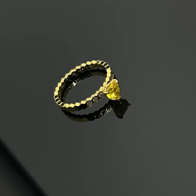 Zigzag Band Heart Yellow Gemstone Rings 3
