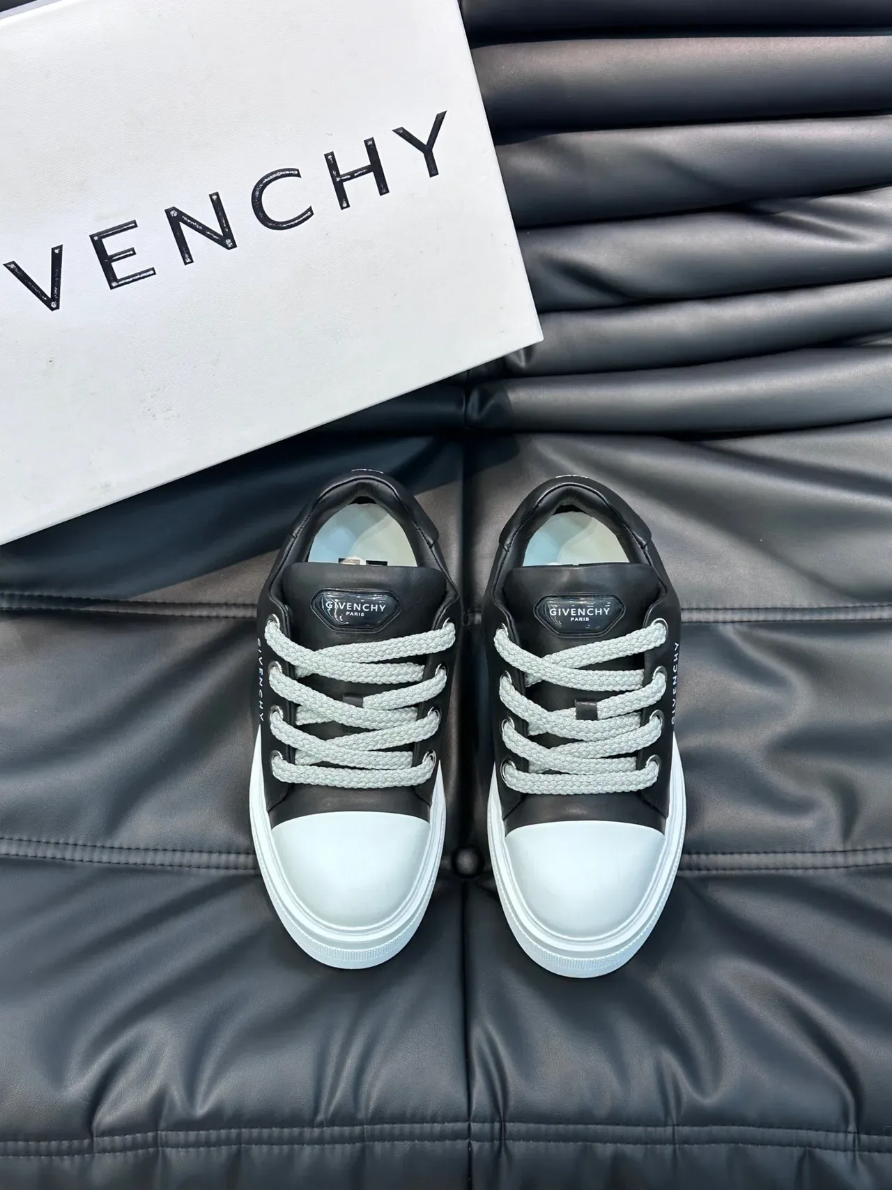 Givenchy Noir Blanc Semelle Plateforme Cuir Supérieur Sneakers Lifestyle 2