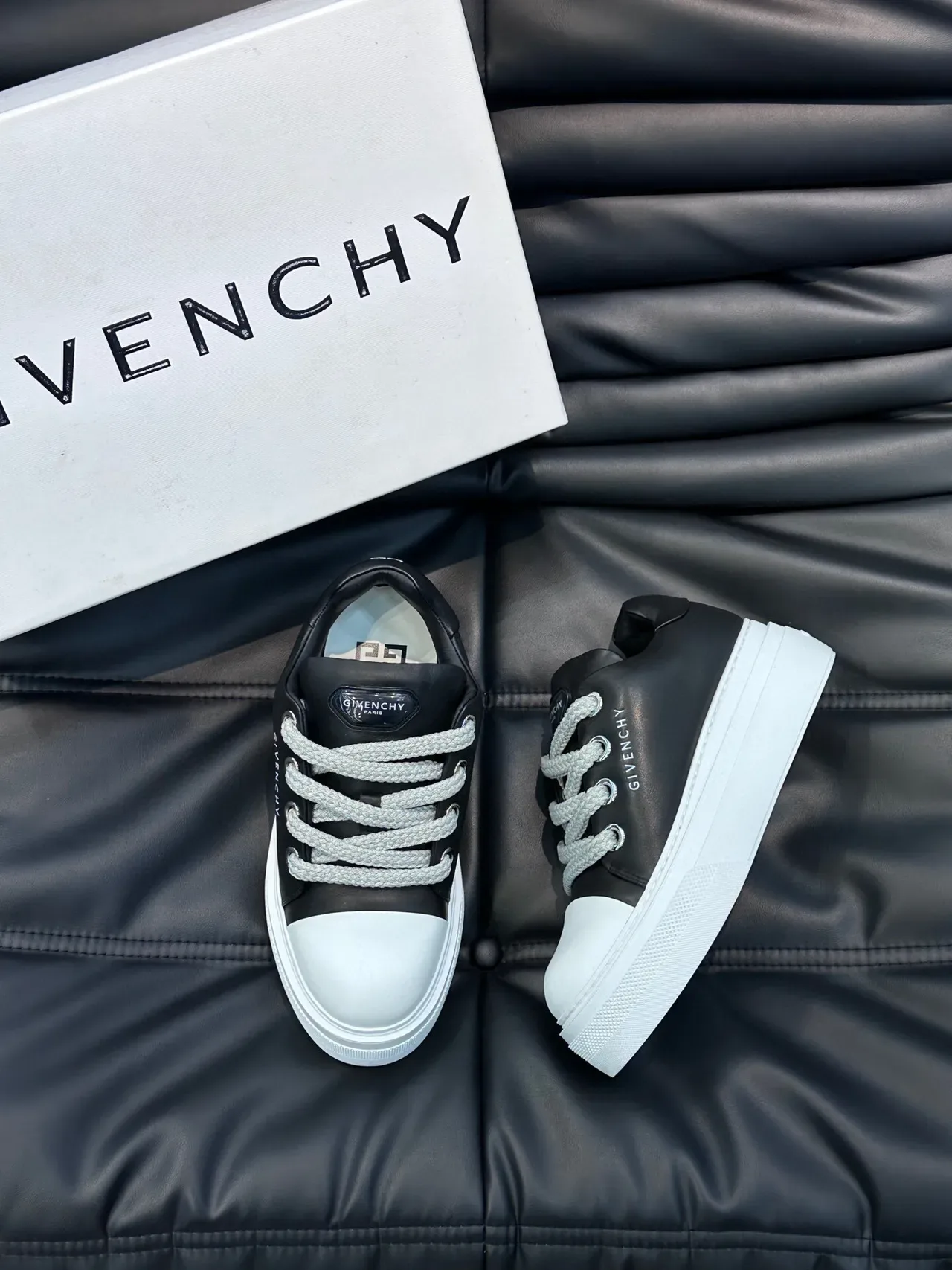 Givenchy Noir Blanc Semelle Plateforme Cuir Supérieur Sneakers Lifestyle 3