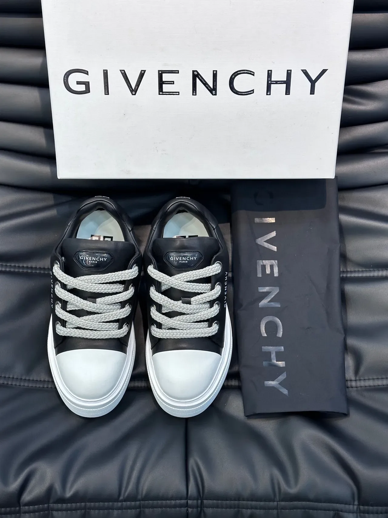 Givenchy Noir Blanc Semelle Plateforme Cuir Supérieur Sneakers Lifestyle 4