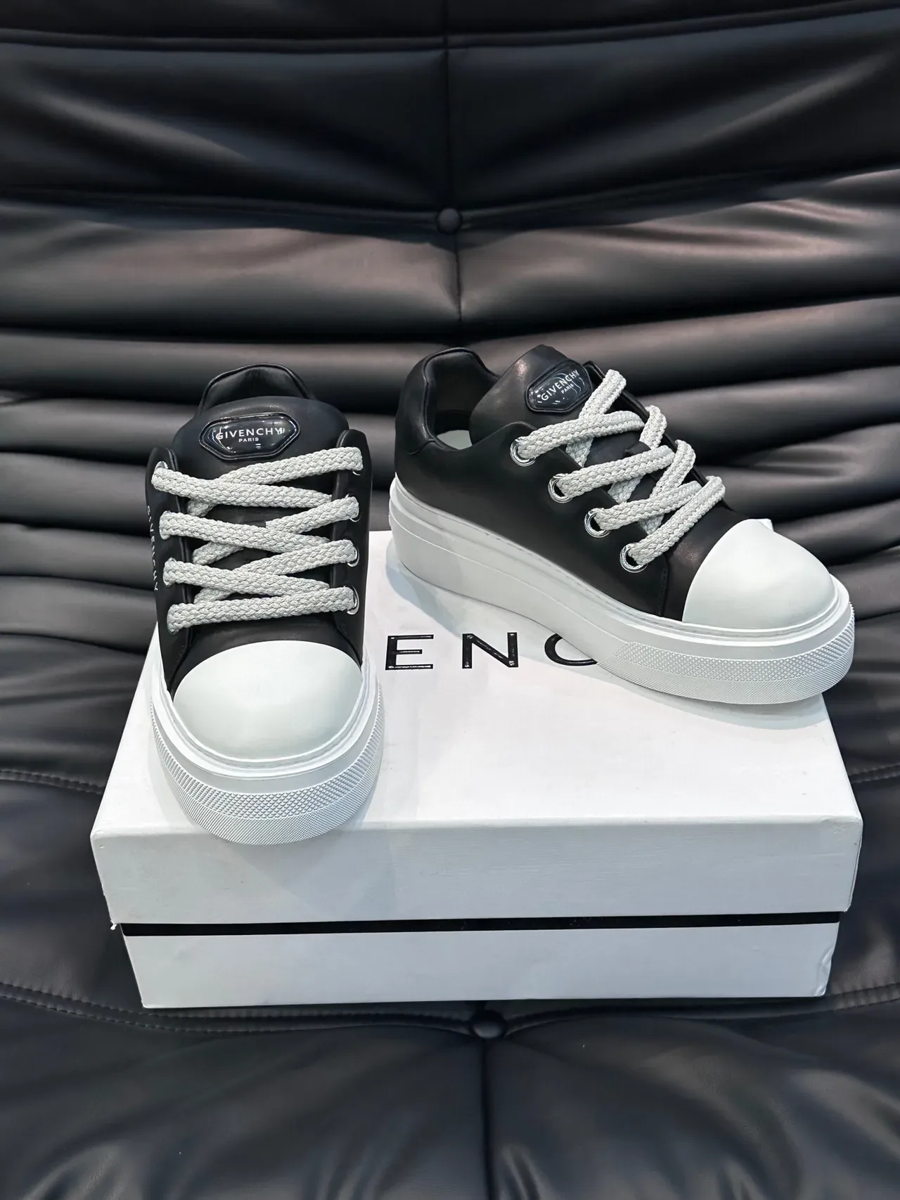 Givenchy Noir Blanc Semelle Plateforme Cuir Supérieur Sneakers Lifestyle 6