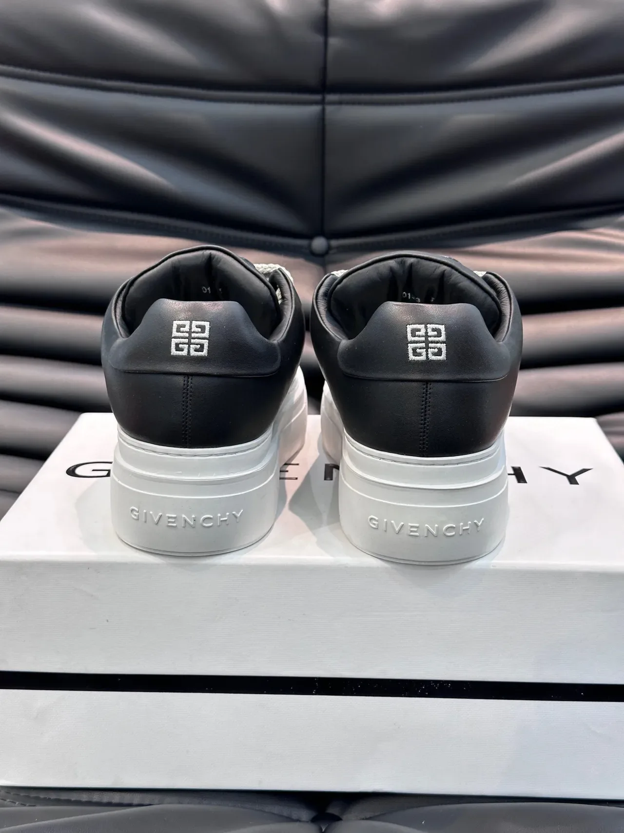 Givenchy Noir Blanc Semelle Plateforme Cuir Supérieur Sneakers Lifestyle 7