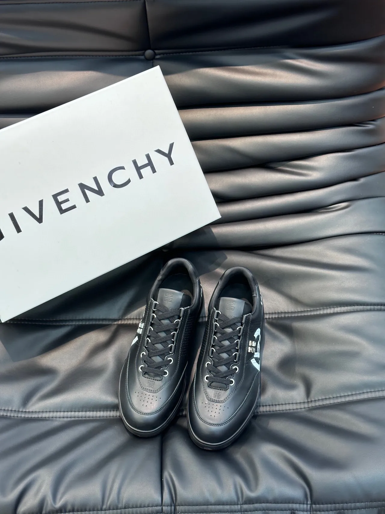 Givenchy City Sport Tênis Lifestyle de Couro Preto 2