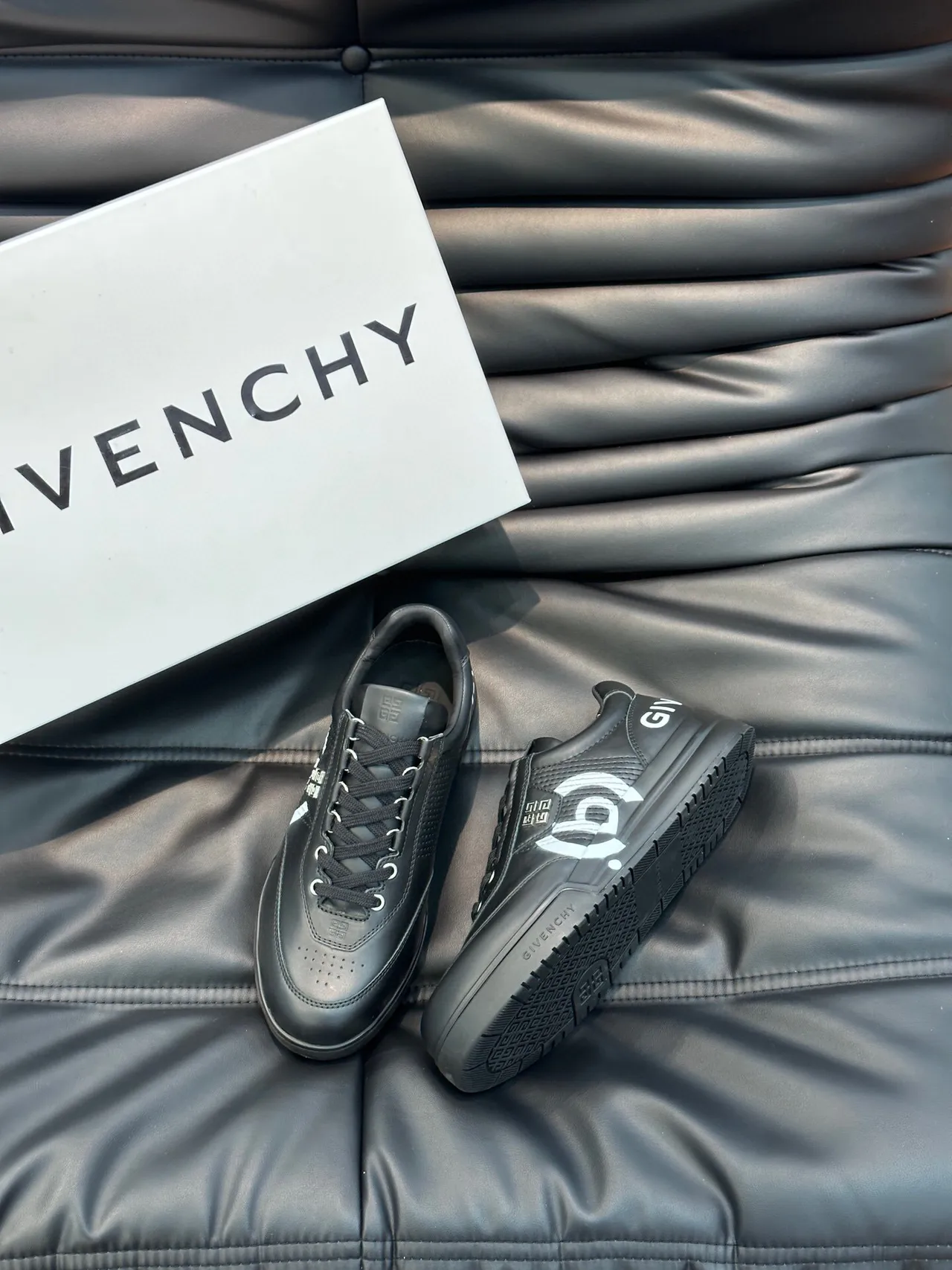 Givenchy City Sport Tênis Lifestyle de Couro Preto 3
