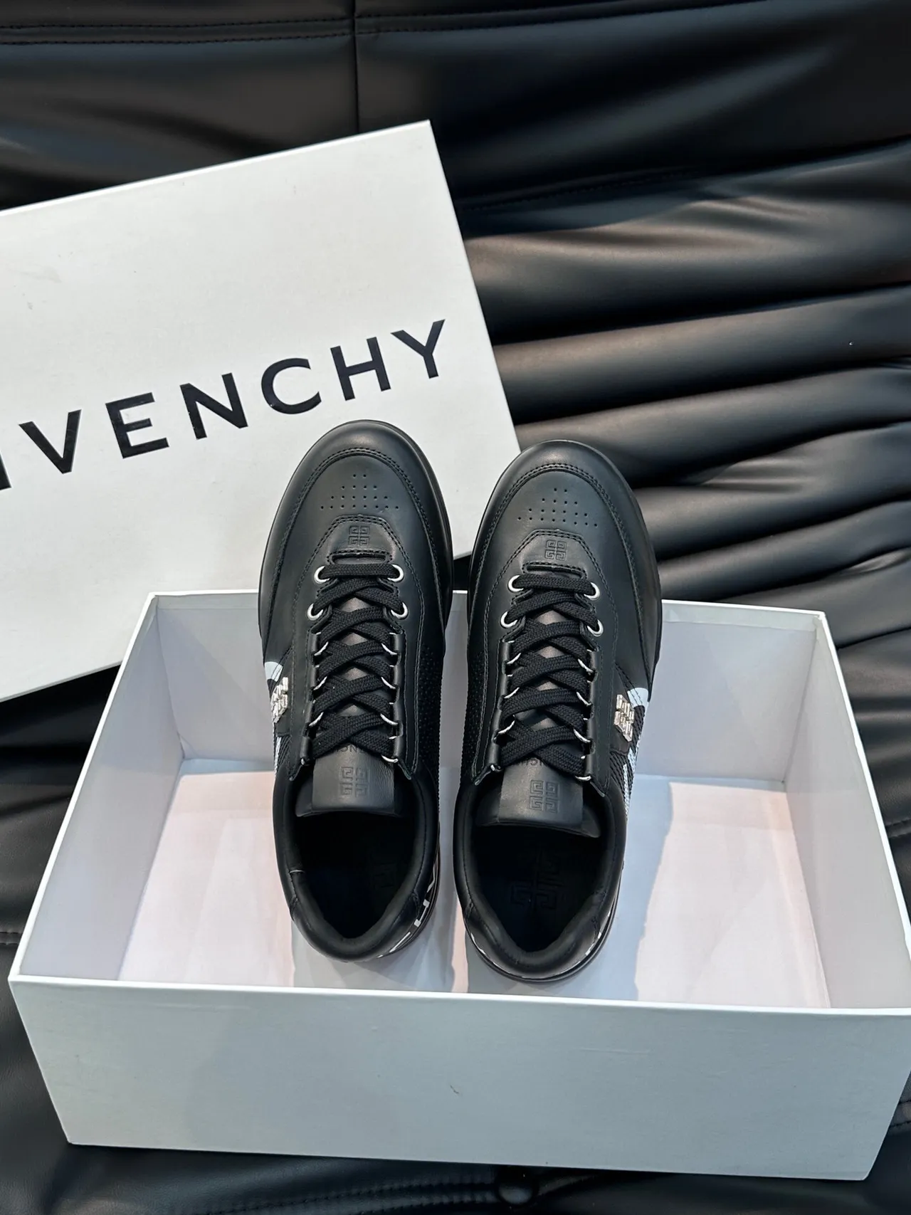 Givenchy City Sport Tênis Lifestyle de Couro Preto 4