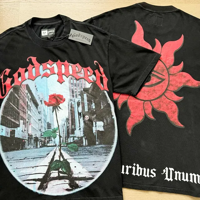 Camiseta oversized con estampado gráfico Godspeed 4