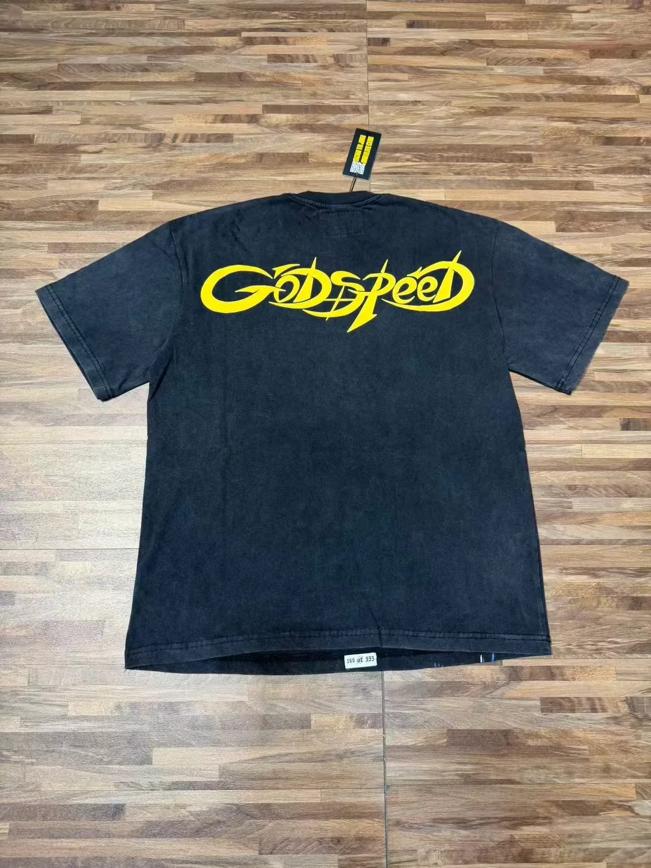 Camiseta preta Godspeed com estampa de caveira e chamas 6