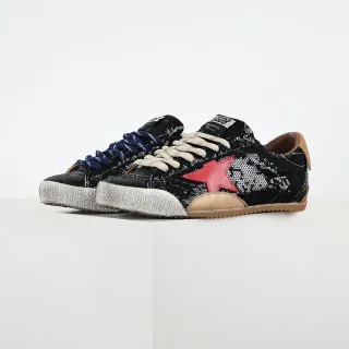 Golden Goose Superstar Tênis lifestyle pretos com lentejoulas estrela vermelha