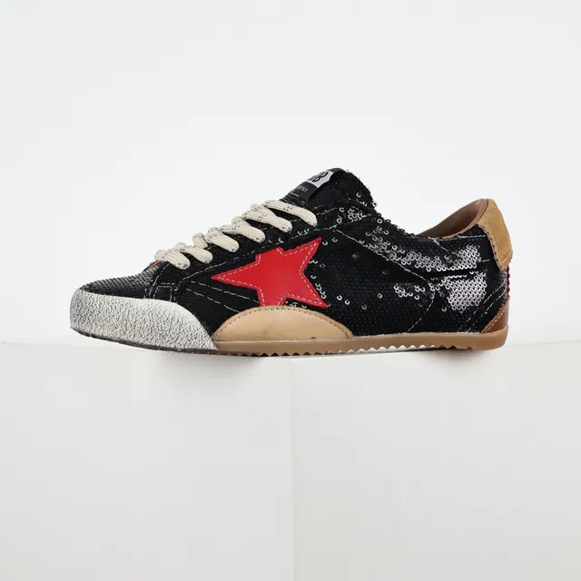 Golden Goose Superstar Sneakers lifestyle noires paillettes étoile rouge 9