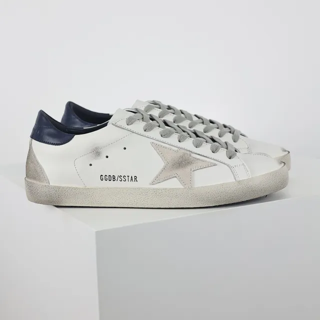 Golden Goose Superstar حذاء رياضي أبيض جلدي أسلوب حياة متضرر 3