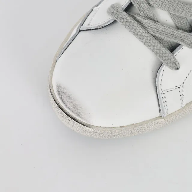 Golden Goose Superstar حذاء رياضي أبيض جلدي أسلوب حياة متضرر 5