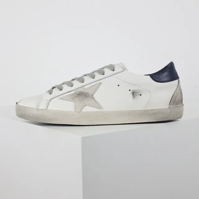 Golden Goose Superstar حذاء رياضي أبيض جلدي أسلوب حياة متضرر 9