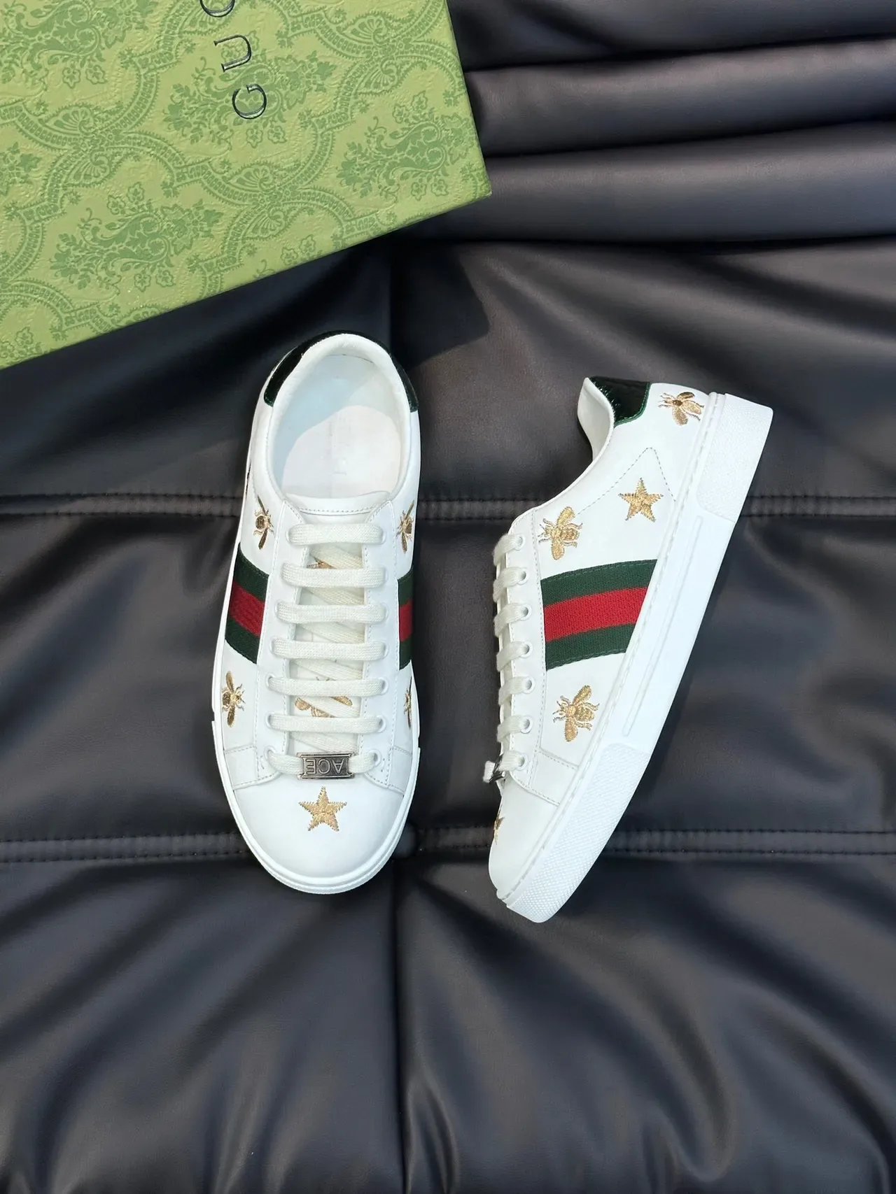 Gucci Ace भौं और स्टार इम्ब्रॉयडर्ड सफेद लाइफस्टाइल स्नीकर 3