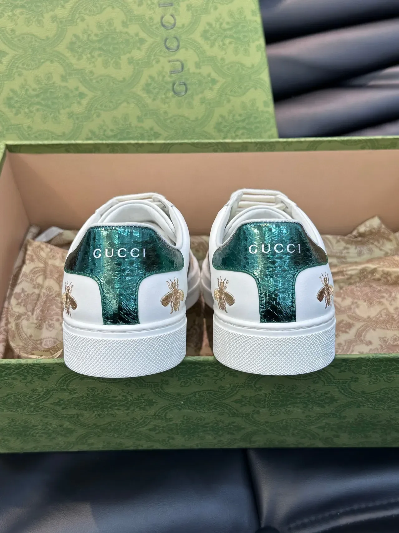 Gucci Ace भौं और स्टार इम्ब्रॉयडर्ड सफेद लाइफस्टाइल स्नीकर 6