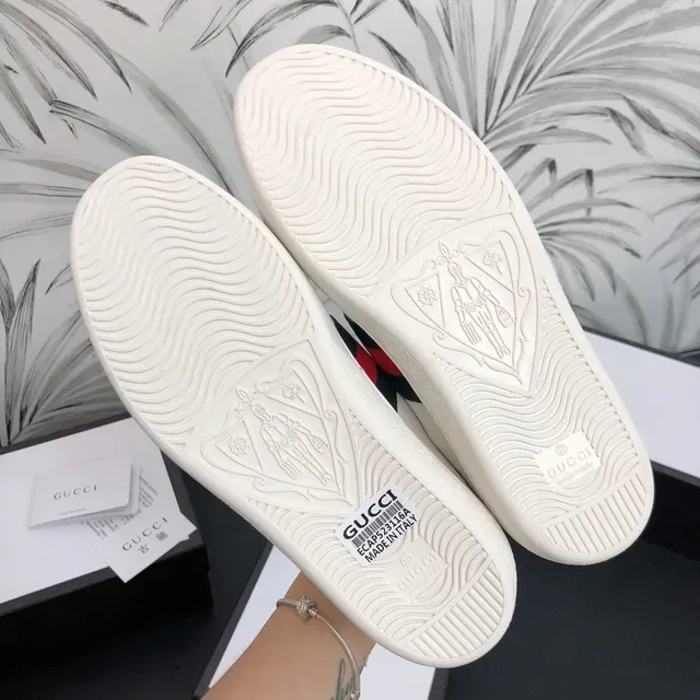 Gucci Ace Sneakers Lifestyle en Cuir Blanc Ornés 3