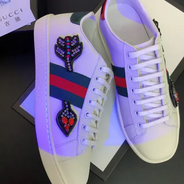 Gucci Ace Sneakers Lifestyle en Cuir Blanc Ornés 5