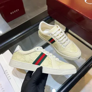 Gucci Ace embossado GG Monogram crema lifestyle sneakers