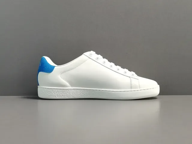 Gucci Ace حذاء أبيض أحمر أزرق بتصميم شعار أسلوب حياة 13