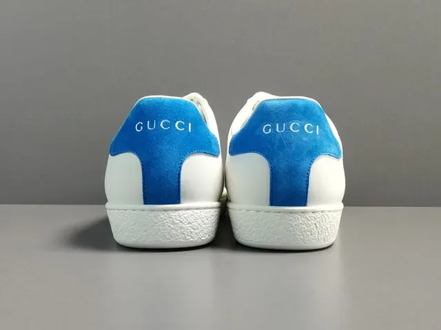 Gucci Ace حذاء أبيض أحمر أزرق بتصميم شعار أسلوب حياة 18
