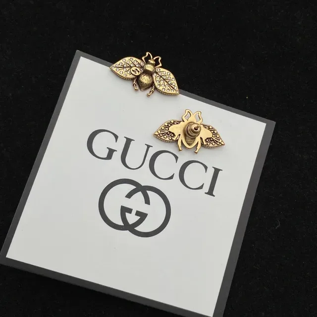 Gucci Bee Motif Gold Transparent Crystal-Encrusted Link Chain Pendant Necklace 3