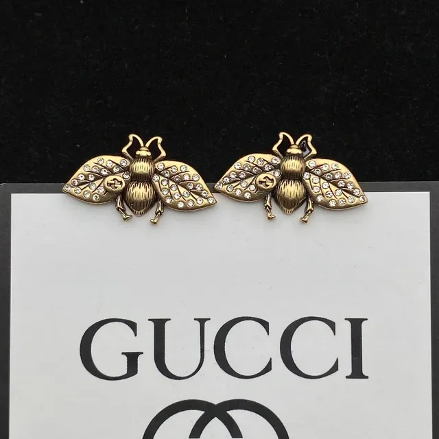 Gucci Bee Motif Gold Transparent Crystal-Encrusted Link Chain Pendant Necklace 4