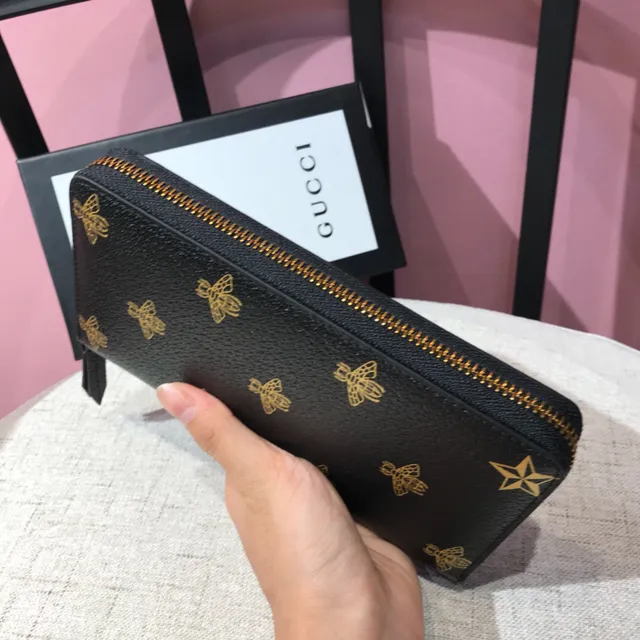 Gucci طباعة النحل جلد مموج أسود محفظة طويلة 7
