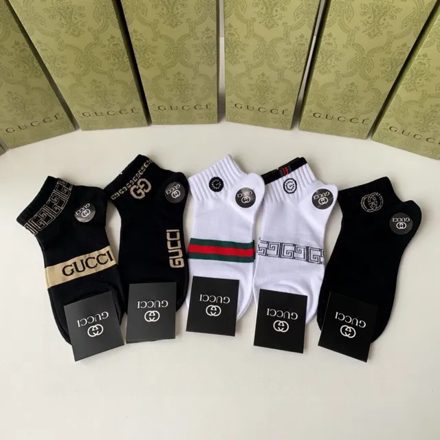 Gucci Chaussettes Noires Blanches Côtelée Manchette Patch Logo 2