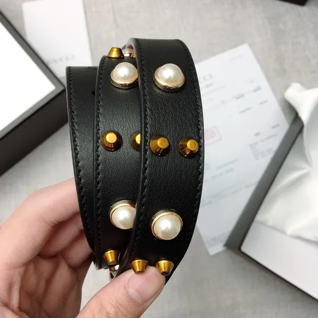 Gucci Ceinture en cuir avec nœud perlé et clous 2