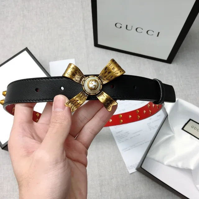 Gucci Ceinture en cuir avec nœud perlé et clous 4