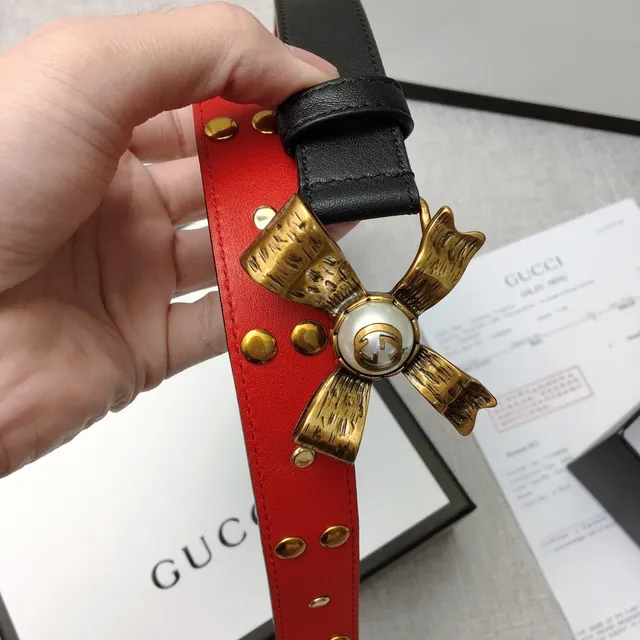 Gucci Ceinture en cuir avec nœud perlé et clous 8