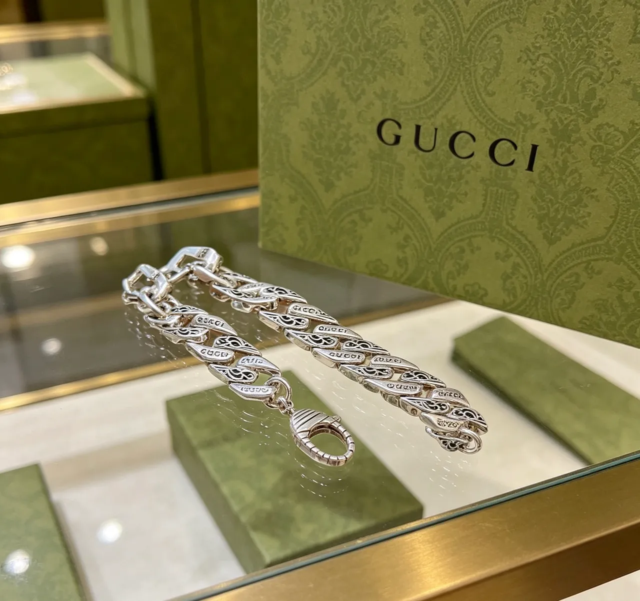 Gucci চেইন রূপালি বিজ মোটা কার্ব খোদাই করা ব্র্যান্ডিং ব্রেসলেট 6