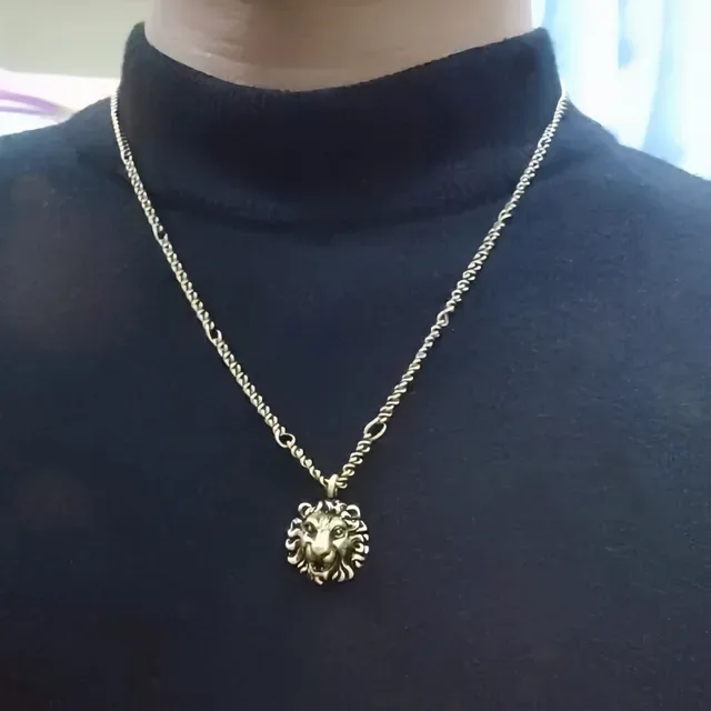 Gucci Dionysus 紫银双色金属狮头吊坠 项链 2