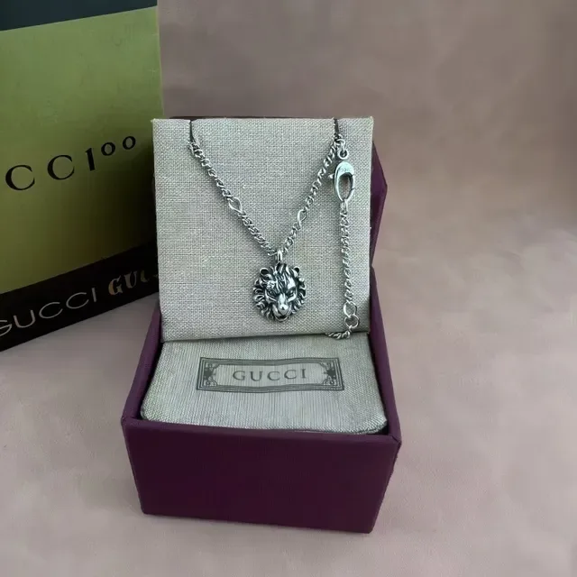 Gucci Dionysus 紫银双色金属狮头吊坠 项链 5