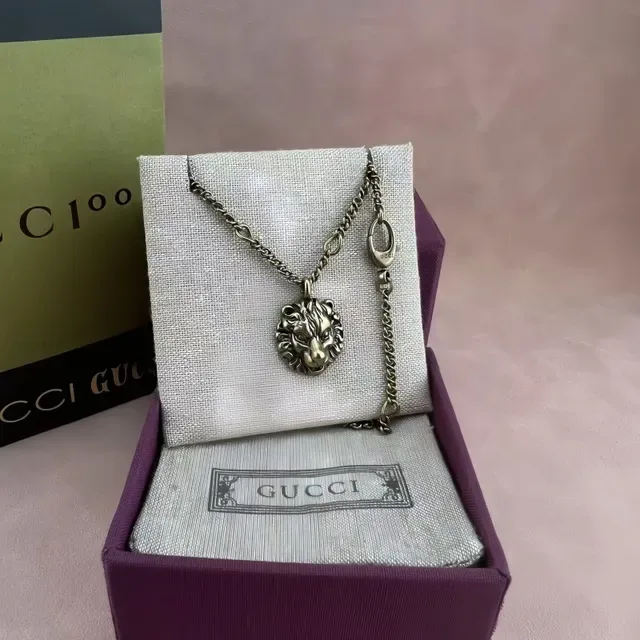 Gucci Dionysus 紫银双色金属狮头吊坠 项链 6