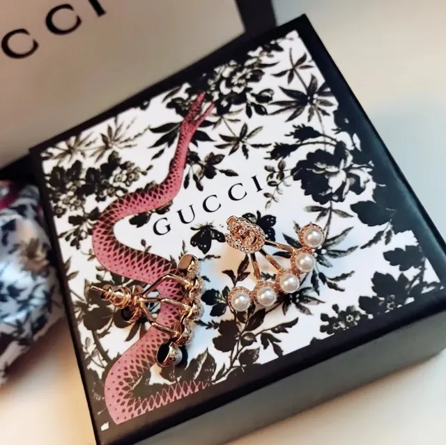 Gucci Fan-Shaped Multi-Pearl and Diamond Drop Earring 3