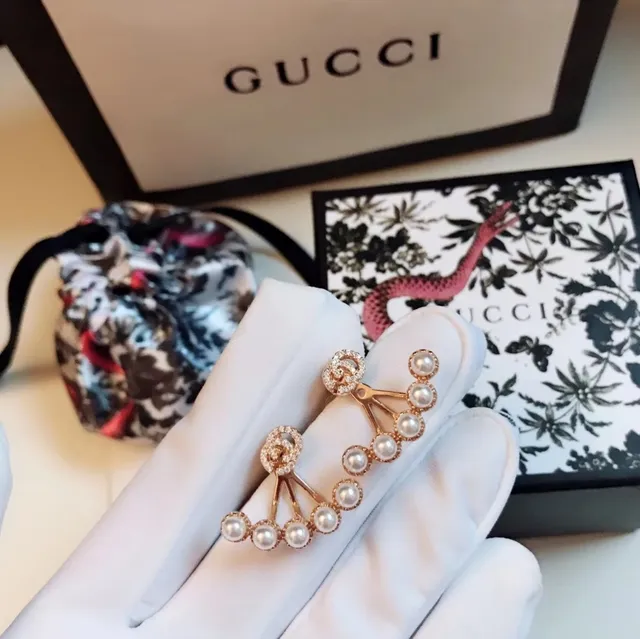 Gucci Fan-Shaped Multi-Pearl and Diamond Drop Earring 5
