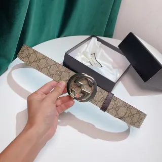 Gucci GG Marmont Cinto de couro com fivela Interlocking G Monograma Canvas bege e marrom