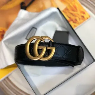 Gucci GG Marmont Cinto de couro preto e dourado com fivela Double G